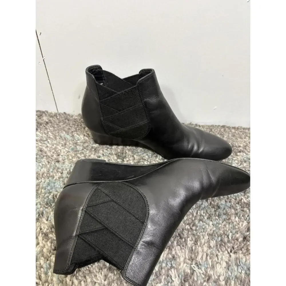 Via Spiga Boots Womens 9.5 Pull On Chelsea Wedge Leather Staple Quiet Luxury